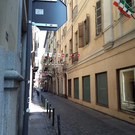 Fiore Nel Quadrilatero * Torino