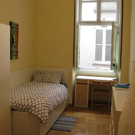 Fiore Nel Quadrilatero Maison d'hôtes *